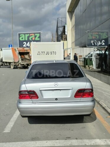 Mercedes E 240 1999, 286,000 km - 2.4 л - Bakı