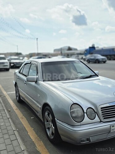 Mercedes E 240 1999, 286,000 km - 2.4 л - Bakı