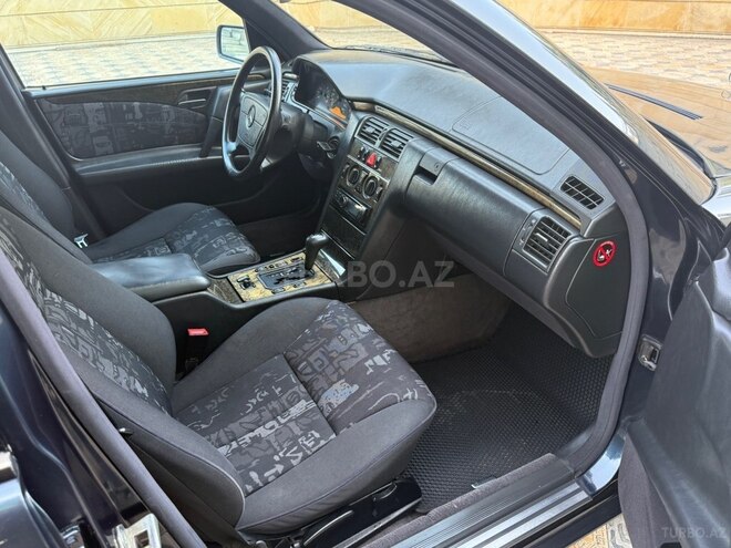 Mercedes E 240 1998, 382,541 km - 2.4 l - Gəncə
