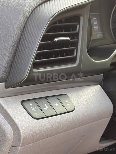 Hyundai Elantra 2019, 185,000 km - 2.0 л - Bakı