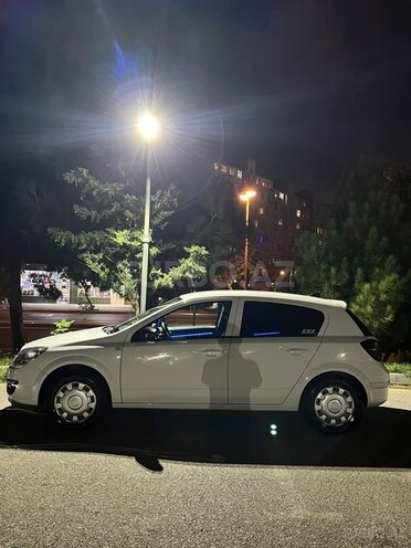 Opel Astra 2009, 258,000 km - 1.4 l - Bakı