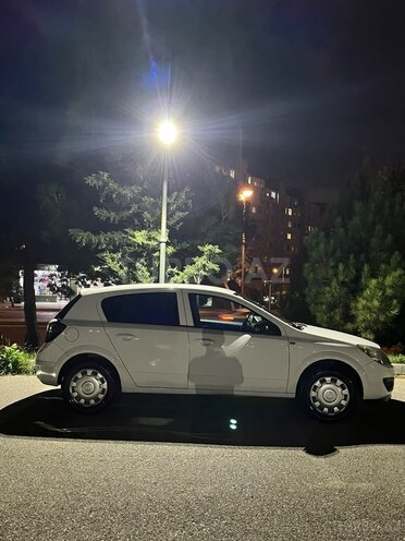 Opel Astra 2009, 258,000 km - 1.4 l - Bakı