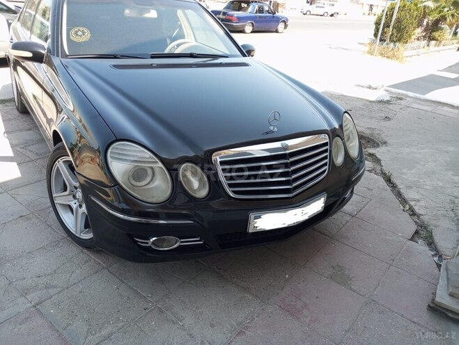 Mercedes E 240 2002, 235,000 km - 2.6 l - Salyan