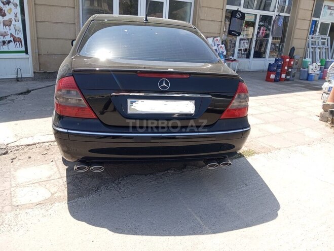 Mercedes E 240 2002, 235,000 km - 2.6 l - Salyan