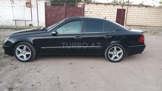 Mercedes E 240 2002, 235,000 km - 2.6 l - Salyan