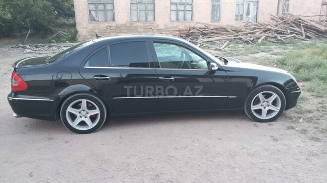 Mercedes E 240 2002, 235,000 km - 2.6 l - Salyan