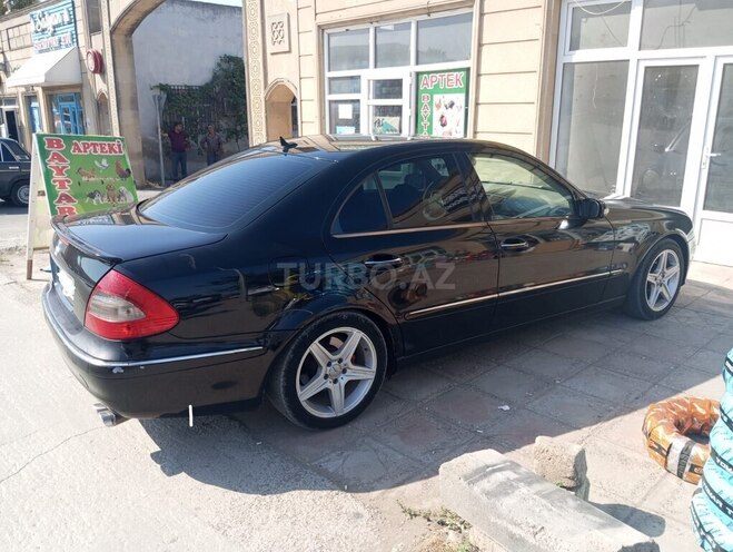 Mercedes E 240 2002, 235,000 km - 2.6 l - Salyan