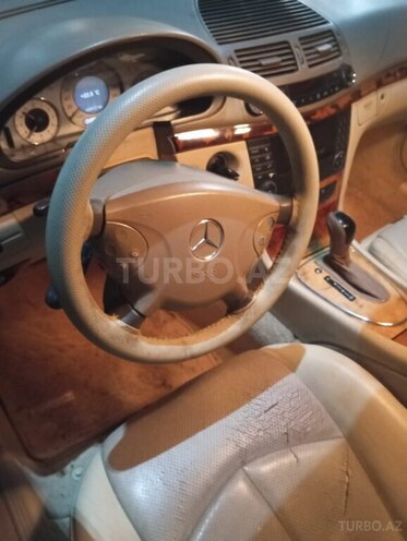 Mercedes E 240 2002, 235,000 km - 2.6 l - Salyan