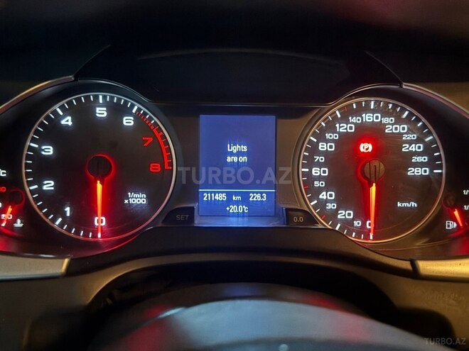 Audi A4 2009, 211,500 km - 1.8 л - Bakı