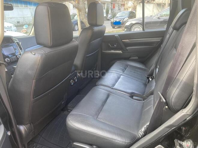 Mitsubishi Pajero 2015, 130,000 km - 3.0 л - Bakı