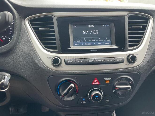 Hyundai Accent 2018, 80,000 km - 1.6 l - Bakı