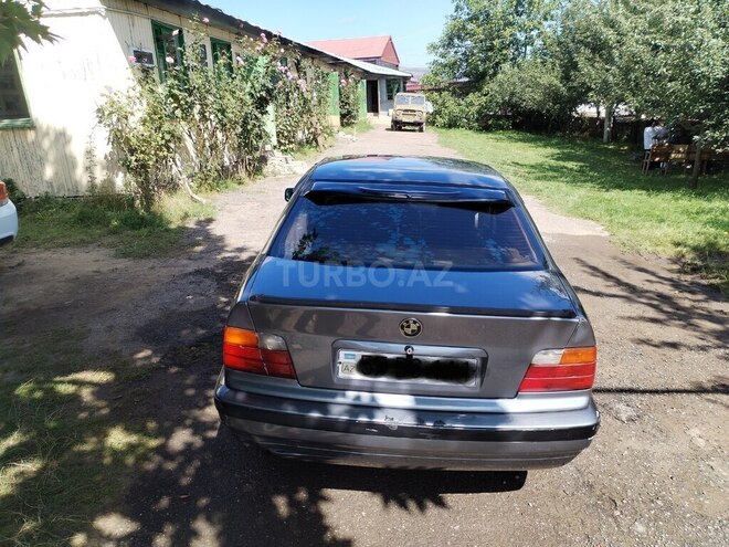 BMW 318 1996, 472,000 km - 1.8 l - Gədəbəy