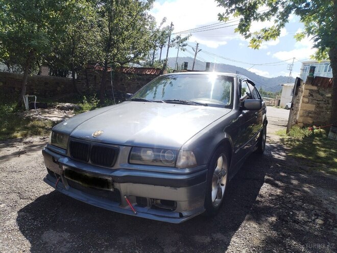 BMW 318 1996, 472,000 km - 1.8 l - Gədəbəy