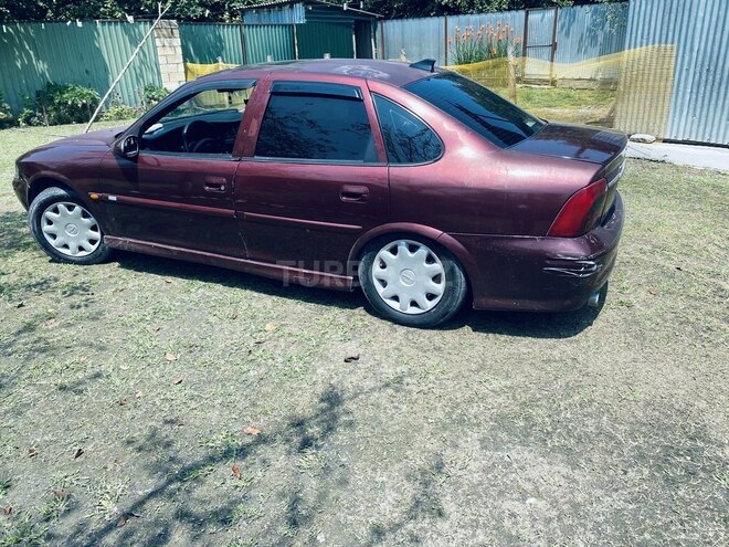 Opel Vectra 1997, 354,000 km - 1.8 l - Zaqatala