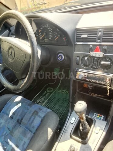 Mercedes C 180 1995, 262,185 km - 1.8 л - Salyan