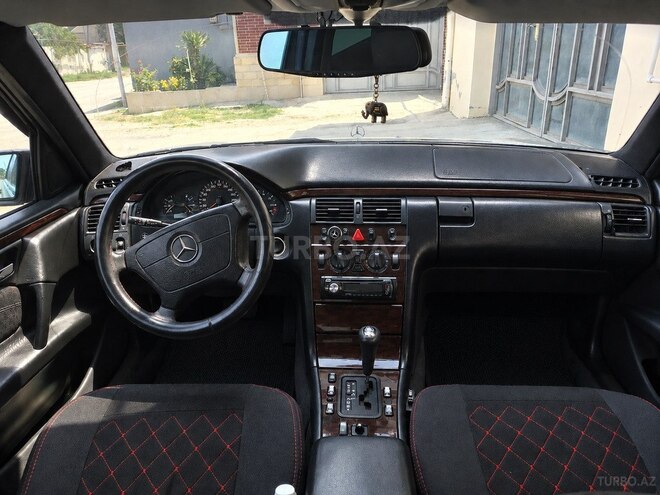 Mercedes E 230 1997, 250,000 km - 2.3 л - Bakı
