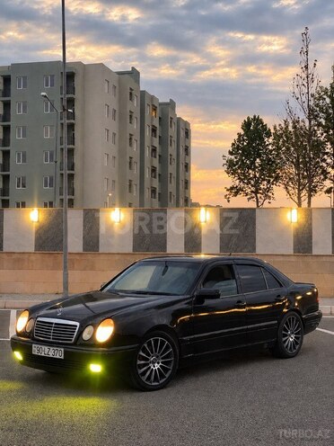 Mercedes E 230 1997, 250,000 km - 2.3 л - Bakı