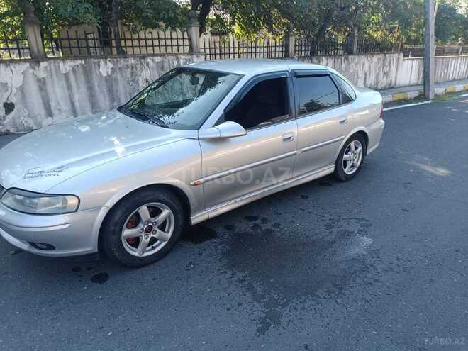 Opel Vectra 2000, 240,000 km - 2.0 л - Zaqatala