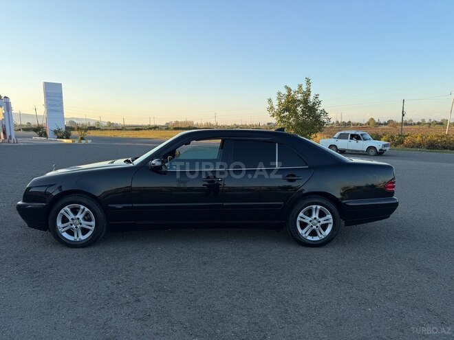 Mercedes E 220 2002, 358,635 km - 2.2 л - Qazax