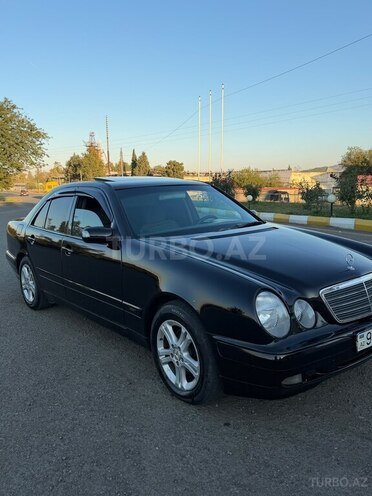 Mercedes E 220 2002, 358,635 km - 2.2 л - Qazax