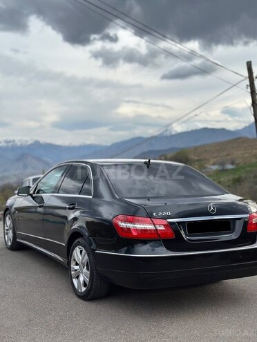 Mercedes E 220 2009, 388,000 km - 2.1 l - Naxçıvan
