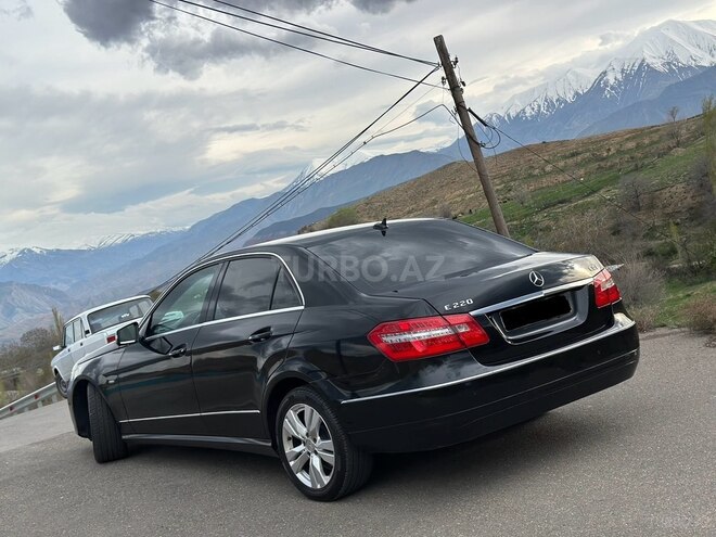 Mercedes E 220 2009, 388,000 km - 2.1 l - Naxçıvan