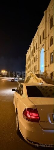 Volkswagen Polo 2018, 131,000 km - 1.6 л - Bakı