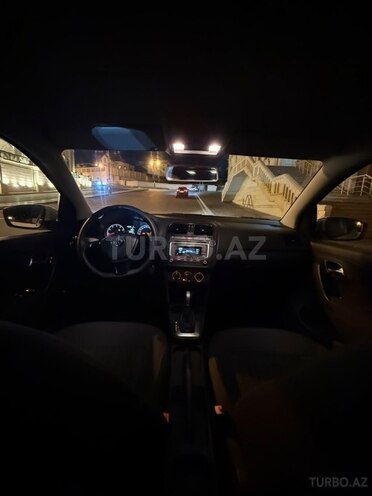Volkswagen Polo 2018, 131,000 km - 1.6 л - Bakı