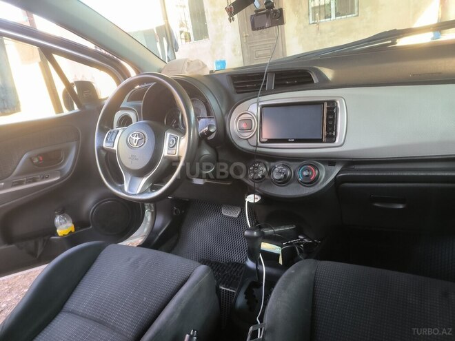 Toyota Vitz 2014, 120,000 km - 1.3 l - Bakı