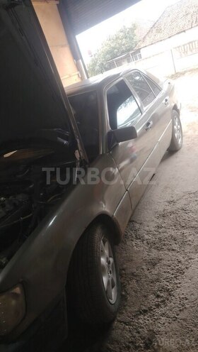 Mercedes E 250 1993, 960,541 km - 2.5 л - Masallı