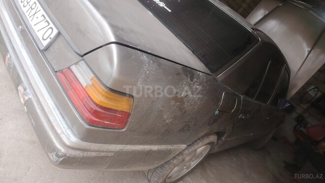 Mercedes E 250 1993, 960,541 km - 2.5 л - Masallı