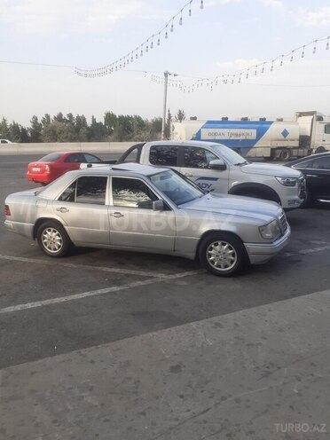 Mercedes E 250 1994, 326,000 km - 2.5 л - Sabirabad