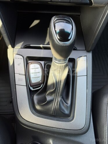 Hyundai Elantra 2017, 262,000 km - 2.0 l - Bakı