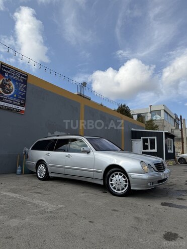 Mercedes E 220 2000, 304,232 km - 2.2 l - Bakı