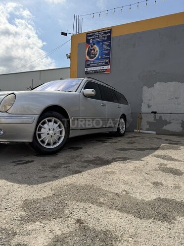 Mercedes E 220 2000, 304,232 km - 2.2 l - Bakı