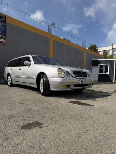 Mercedes E 220 2000, 304,232 km - 2.2 l - Bakı