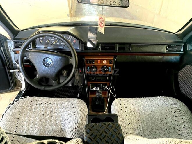 Mercedes E 250 1994, 326,000 km - 2.5 л - Sabirabad