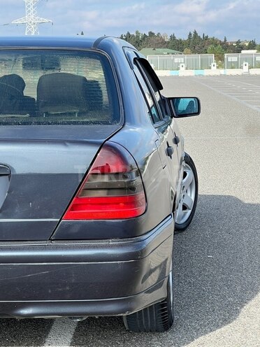Mercedes C 200 1997, 330,000 km - 2.0 l - Bakı