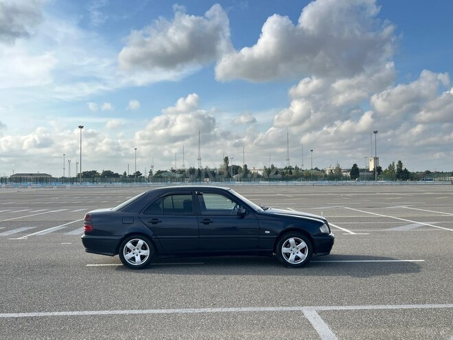 Mercedes C 200 1997, 330,000 km - 2.0 l - Bakı
