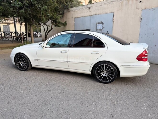 Mercedes E 240 2004, 206,758 km - 2.6 l - Bakı