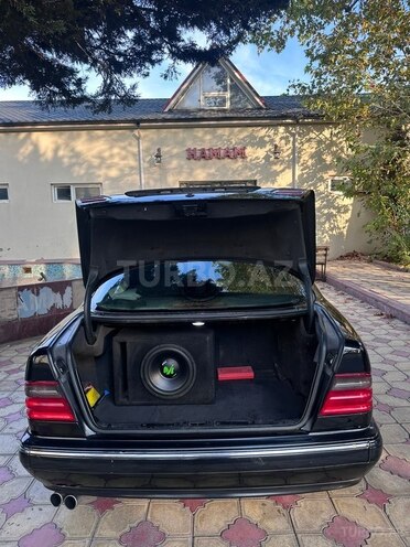 Mercedes E 240 2002, 325,000 km - 2.4 л - Tərtər