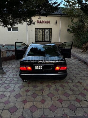 Mercedes E 240 2002, 325,000 km - 2.4 л - Tərtər