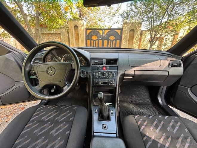 Mercedes C 180 1999, 300,000 km - 1.8 л - Qəbələ