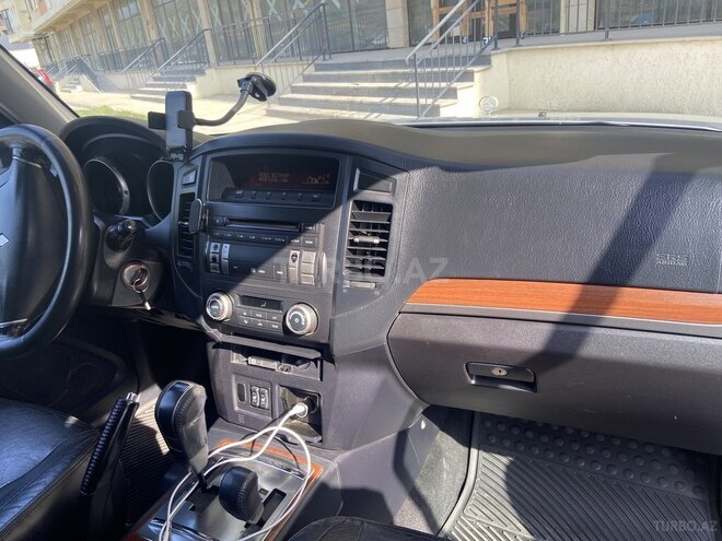 Mitsubishi Pajero 2007, 236,600 km - 3.0 l - Bakı
