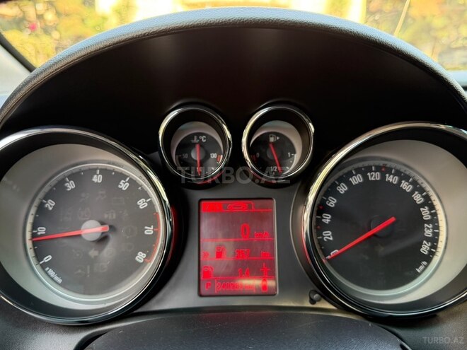 Opel Astra 2015, 240,000 km - 1.6 l - Bakı