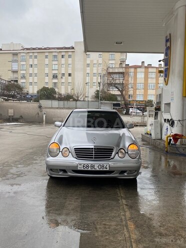 Mercedes E 220 1999, 410,000 km - 2.2 л - Naxçıvan
