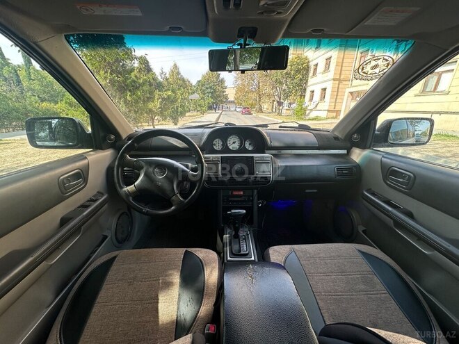 Nissan X-Trail 2001, 350,000 km - 2.0 l - Naftalan