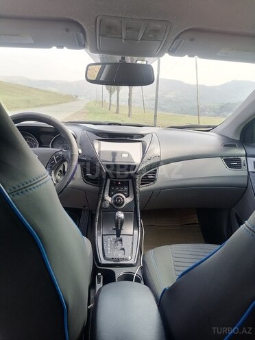 Hyundai Elantra 2013, 89,050 km - 1.8 l - Yardımlı