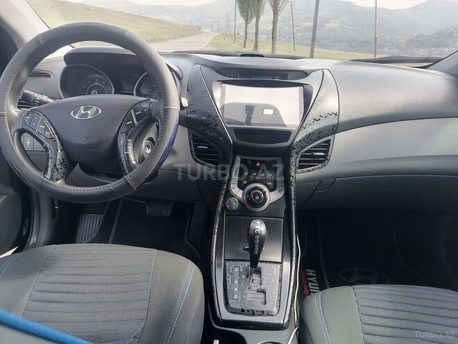 Hyundai Elantra 2013, 89,050 km - 1.8 l - Yardımlı