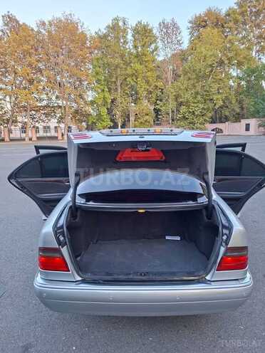 Mercedes E 240 1998, 200,000 km - 2.4 l - Mingəçevir